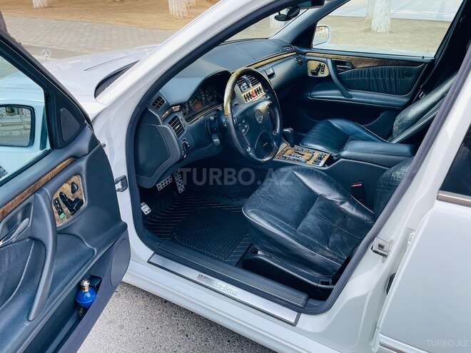 Mercedes E 320 2000, 243,600 km - 3.2 l - Bakı