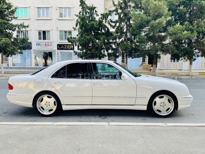 Mercedes E 320 2000, 243,600 km - 3.2 l - Bakı