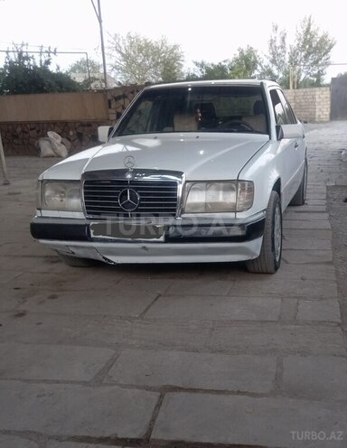 Mercedes E 200 d 1993, 213,000 km - 2.0 л - Sabirabad