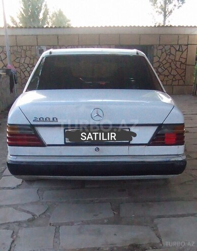 Mercedes E 200 d 1993, 213,000 km - 2.0 л - Sabirabad