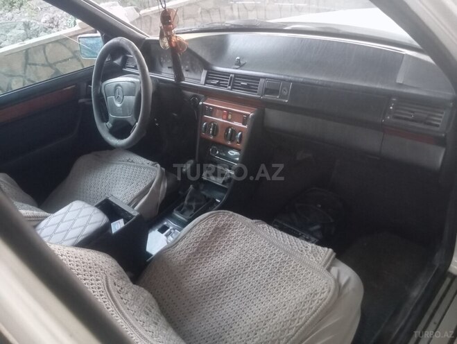 Mercedes E 200 d 1993, 213,000 km - 2.0 л - Sabirabad
