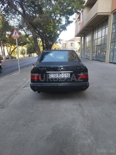 Mercedes E 220 1993, 279,000 km - 2.2 l - Bakı