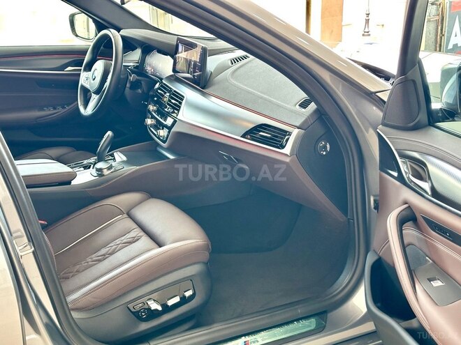 BMW 520 2022, 2,800 km - 2.0 l - Bakı