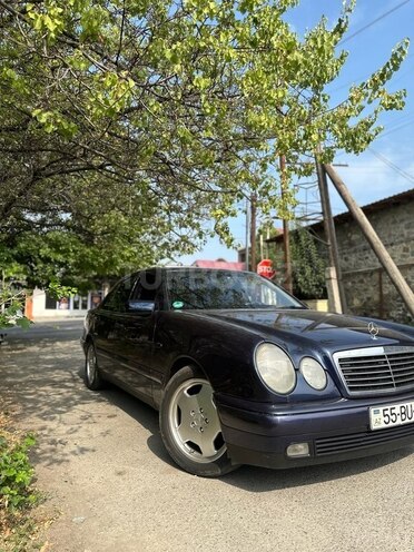 Mercedes E 240 1999, 377,000 km - 2.4 l - Şəki