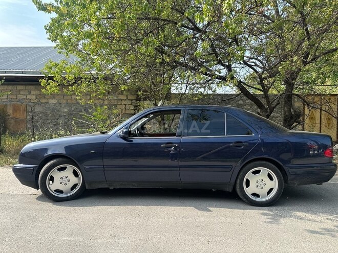 Mercedes E 240 1999, 377,000 km - 2.4 l - Şəki
