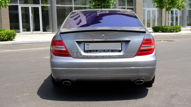 Mercedes C 220 d 2012, 240,000 km - 2.1 l - Bakı
