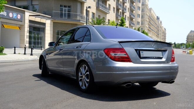 Mercedes C 220 d 2012, 240,000 km - 2.1 l - Bakı