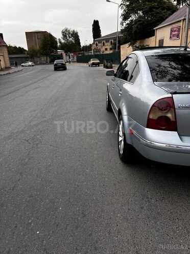 Volkswagen Passat 2001, 300,000 km - 1.8 l - Gəncə