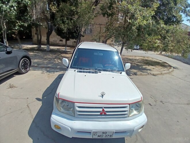 Mitsubishi Pajero io 2000, 270,000 km - 2.0 л - Sumqayıt