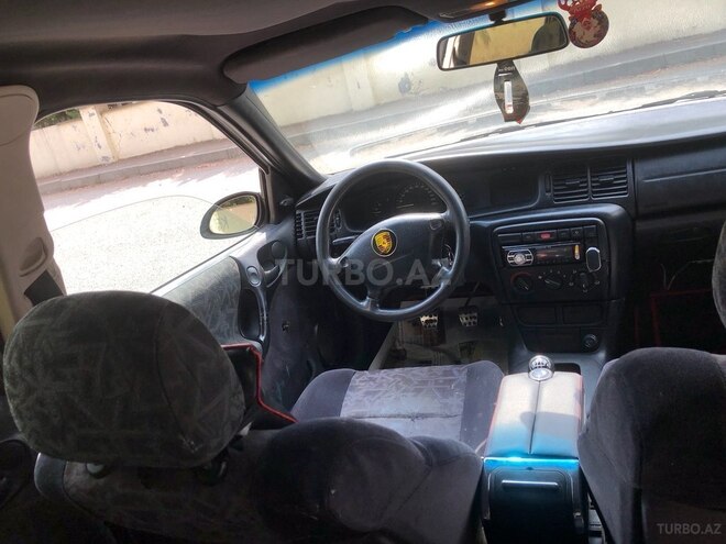 Opel Vectra 1998, 300,000 km - 1.6 l - Masallı