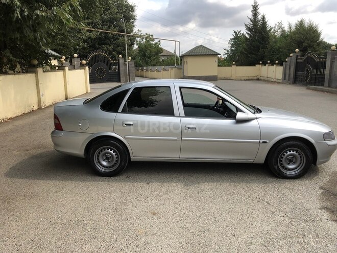Opel Vectra 1998, 300,000 km - 1.6 l - Masallı