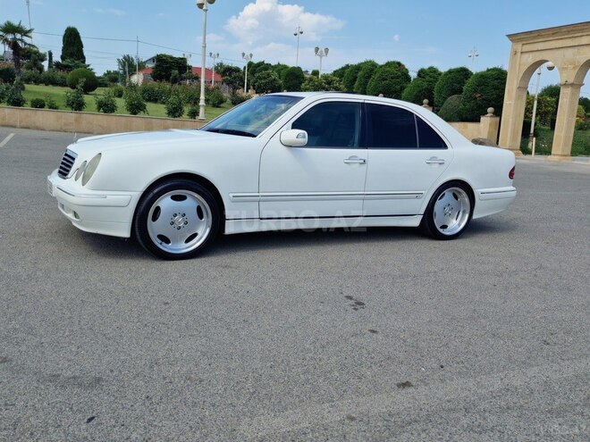 Mercedes E 320 2001, 329,000 km - 3.2 l - Bərdə
