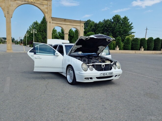 Mercedes E 320 2001, 329,000 km - 3.2 l - Bərdə