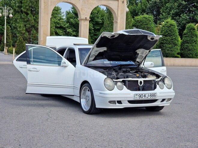 Mercedes E 320 2001, 329,000 km - 3.2 l - Bərdə