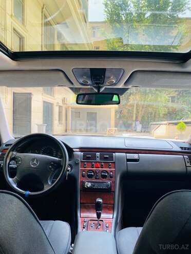 Mercedes E 220 d 2000, 229,000 km - 2.2 l - Bakı