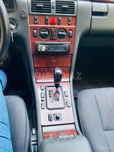 Mercedes E 220 d 2000, 229,000 km - 2.2 l - Bakı