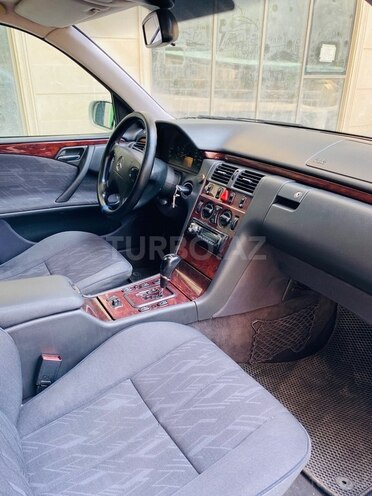 Mercedes E 220 d 2000, 229,000 km - 2.2 l - Bakı