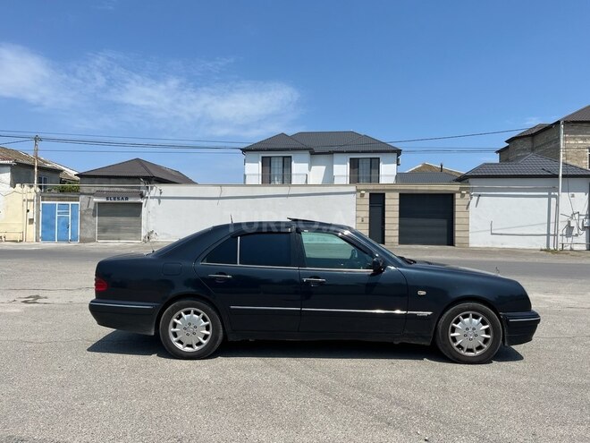 Mercedes E 280 1996, 418,000 km - 2.8 l - Bakı