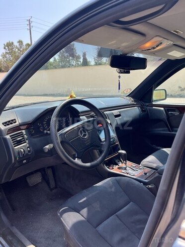 Mercedes E 280 1996, 418,000 km - 2.8 l - Bakı