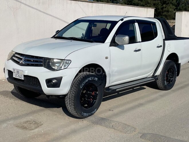 Mitsubishi L200 2013, 430,000 km - 2.5 l - Bakı