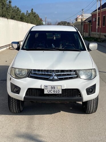 Mitsubishi L200 2013, 430,000 km - 2.5 l - Bakı