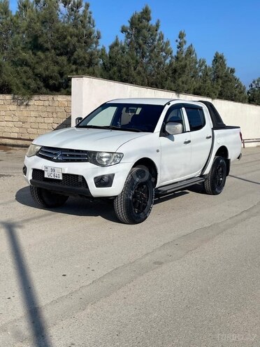 Mitsubishi L200 2013, 430,000 km - 2.5 l - Bakı
