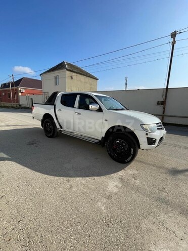 Mitsubishi L200 2013, 430,000 km - 2.5 l - Bakı