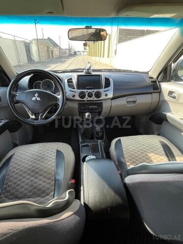 Mitsubishi L200 2013, 430,000 km - 2.5 l - Bakı