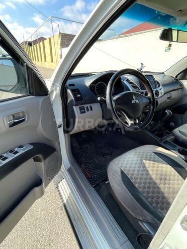 Mitsubishi L200 2013, 430,000 km - 2.5 l - Bakı