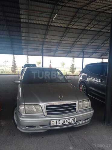 Mercedes C 180 1999, 499,000 km - 1.8 л - Naftalan