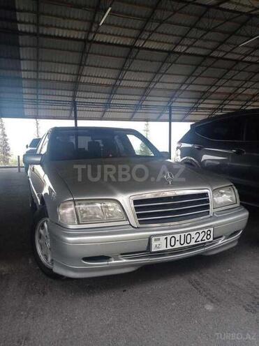Mercedes C 180 1999, 499,000 km - 1.8 л - Naftalan