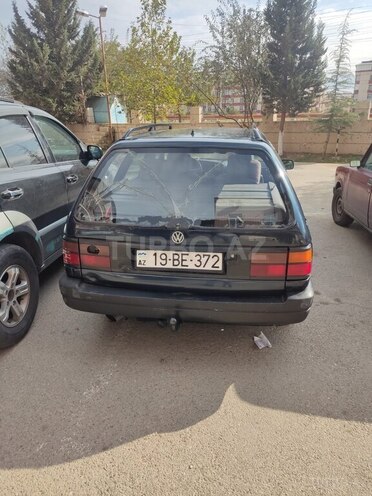 Volkswagen Passat 1993, 300,000 km - 2.0 l - Bakı