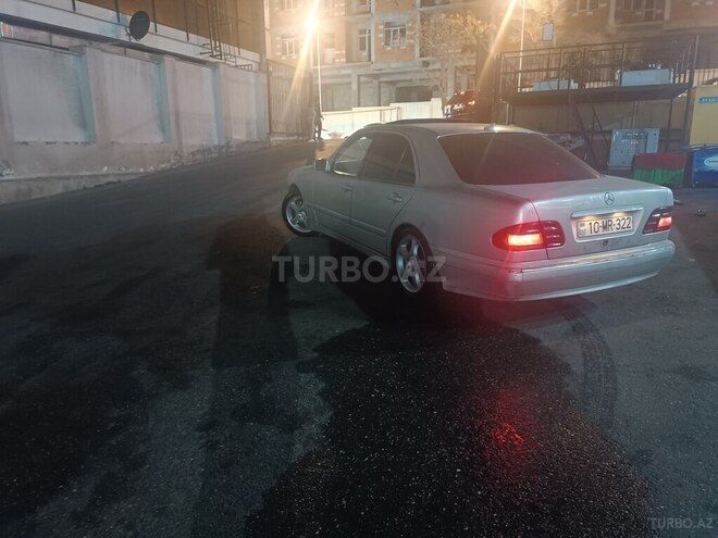 Mercedes E 200 d 2000, 646,000 km - 2.2 л - Beyləqan