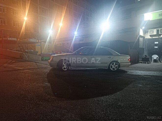 Mercedes E 200 d 2000, 646,000 km - 2.2 л - Beyləqan