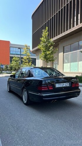 Mercedes  2002, 306,000 km - 5.4 l - Bakı