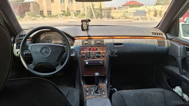 Mercedes E 220 d 1998, 677,710 km - 2.2 l - Bakı