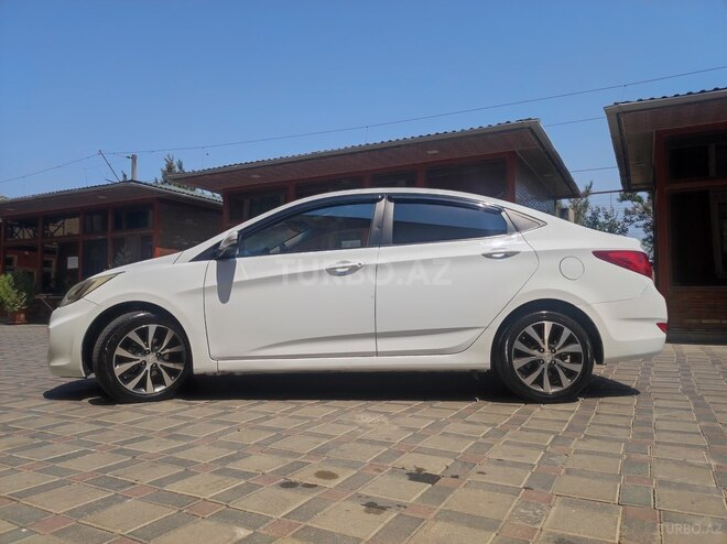 Hyundai Accent 2014, 218,900 km - 1.6 l - Şirvan