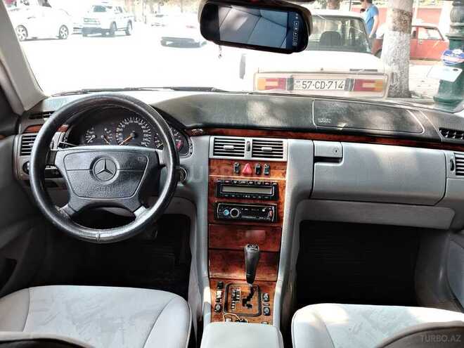 Mercedes E 280 1998, 123,123 km - 2.8 l - Qazax
