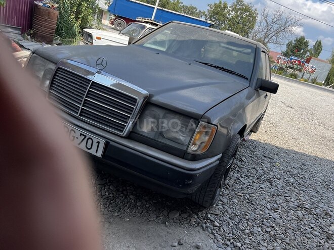 Mercedes E 260 1989, 224,334 km - 2.6 l - Quba