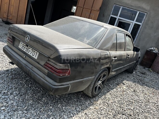 Mercedes E 260 1989, 224,334 km - 2.6 l - Quba