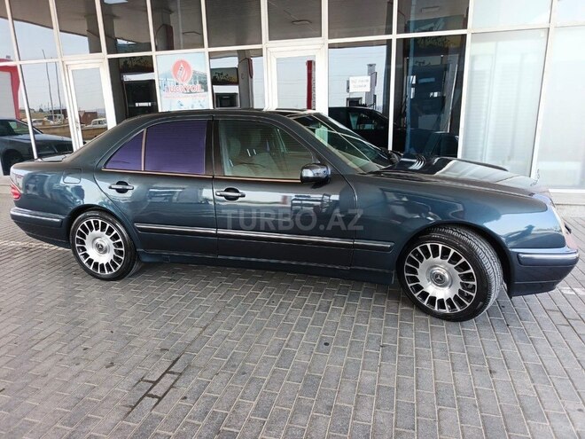 Mercedes E 240 2000, 260,000 km - 2.6 l - Bakı