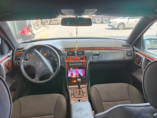 Mercedes E 240 2000, 260,000 km - 2.6 l - Bakı
