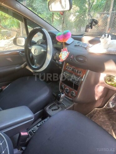 Mercedes A 160 2005, 18,000 km - 1.6 l - Salyan