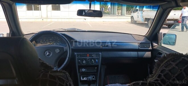 Mercedes E 200 d 1988, 252,524 km - 2.0 l - Bakı