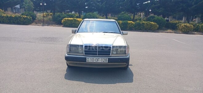 Mercedes E 200 d 1988, 252,524 km - 2.0 l - Bakı
