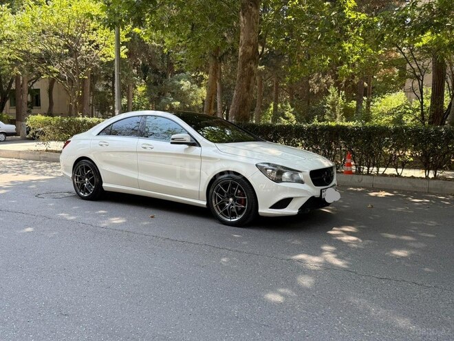 Mercedes  2015, 182,300 km - 1.6 l - Bakı