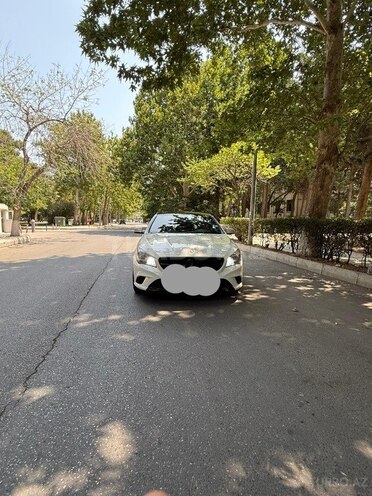 Mercedes  2015, 182,300 km - 1.6 l - Bakı