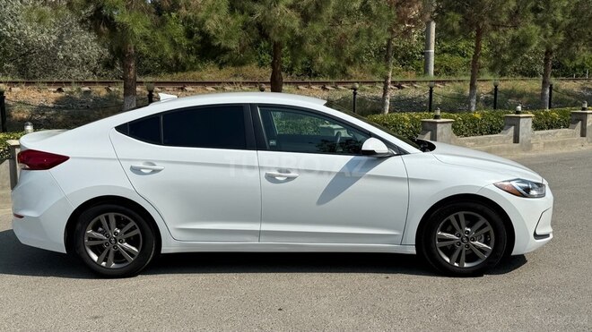 Hyundai Elantra 2018, 223,699 km - 2.0 l - Bakı