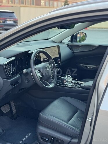 Lexus NX 350h 2023, 11,000 km - 2.5 л - Bakı