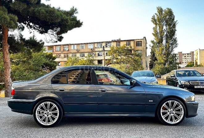 BMW 528 2000, 208,000 km - 2.8 л - Bakı